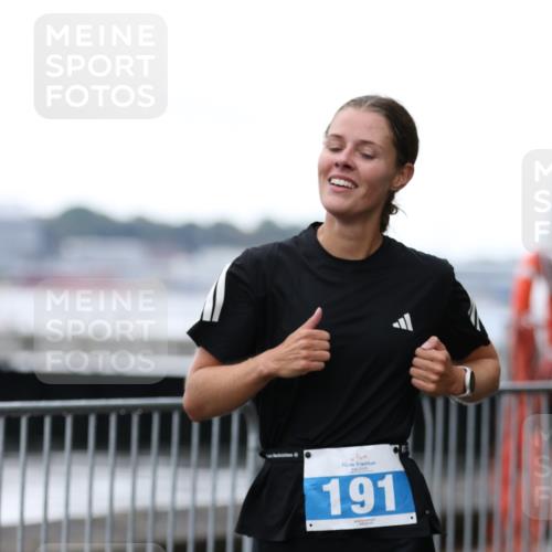 16.08.2026 - KN Förde Triathlon 2026 Antke Förster http://msf.ph/oto/9993765 16.08.2026 10:18:39 Laufen  meine-sportfotos.de