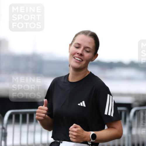 16.08.2026 - KN Förde Triathlon 2026 Antke Förster http://msf.ph/oto/9993766 16.08.2026 10:18:40 Laufen  meine-sportfotos.de