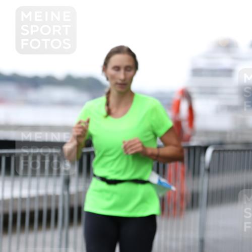 16.08.2026 - KN Förde Triathlon 2026 Antke Förster http://msf.ph/oto/9993795 16.08.2026 10:19:24 Laufen  meine-sportfotos.de