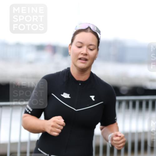 16.08.2026 - KN Förde Triathlon 2026 Antke Förster http://msf.ph/oto/9993834 16.08.2026 10:20:22 Laufen  meine-sportfotos.de