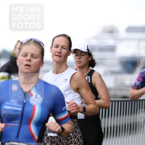 16.08.2026 - KN Förde Triathlon 2026 Antke Förster http://msf.ph/oto/9993852 16.08.2026 10:20:39 Laufen  meine-sportfotos.de