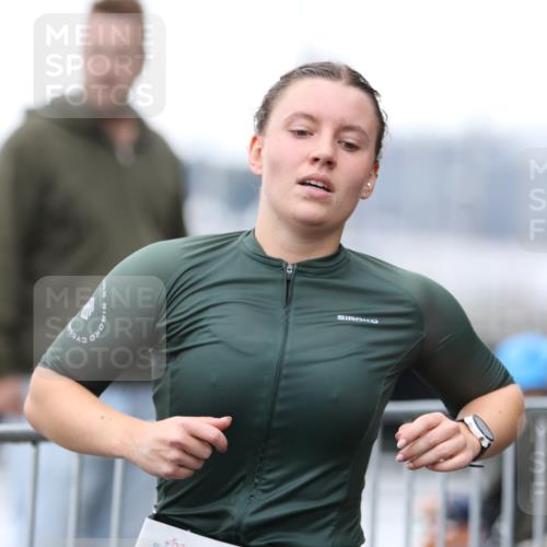 16.08.2026 - KN Förde Triathlon 2026 Antke Förster http://msf.ph/oto/9993876 16.08.2026 10:21:03 Laufen  meine-sportfotos.de