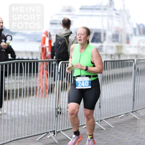 16.08.2026 - KN Förde Triathlon 2026 Antke Förster http://msf.ph/oto/9993907 16.08.2026 10:21:42 Laufen  meine-sportfotos.de