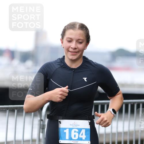 16.08.2026 - KN Förde Triathlon 2026 Antke Förster http://msf.ph/oto/9993957 16.08.2026 10:22:33 Laufen  meine-sportfotos.de