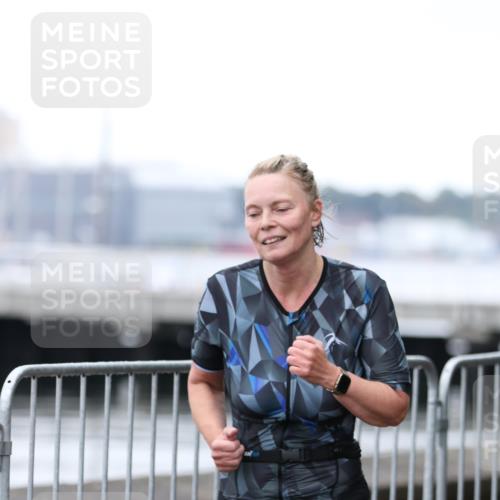 16.08.2026 - KN Förde Triathlon 2026 Antke Förster http://msf.ph/oto/9993973 16.08.2026 10:22:54 Laufen  meine-sportfotos.de