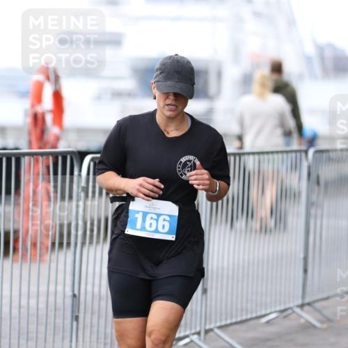 16.08.2026 - KN Förde Triathlon 2026 Antke Förster http://msf.ph/oto/9994061 16.08.2026 10:25:13 Laufen  meine-sportfotos.de