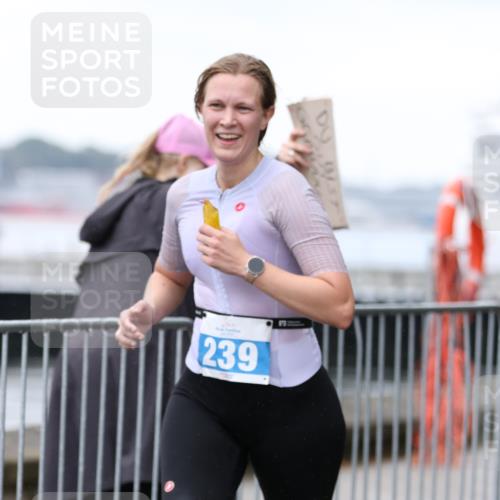 16.08.2026 - KN Förde Triathlon 2026 Antke Förster http://msf.ph/oto/9994146 16.08.2026 10:26:50 Laufen  meine-sportfotos.de