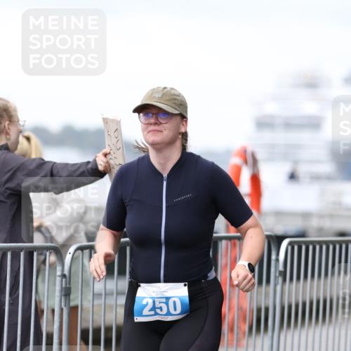 16.08.2026 - KN Förde Triathlon 2026 Antke Förster http://msf.ph/oto/9994190 16.08.2026 10:27:54 Laufen  meine-sportfotos.de