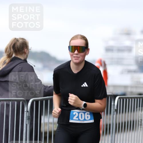 16.08.2026 - KN Förde Triathlon 2026 Antke Förster http://msf.ph/oto/9994215 16.08.2026 10:28:32 Laufen  meine-sportfotos.de