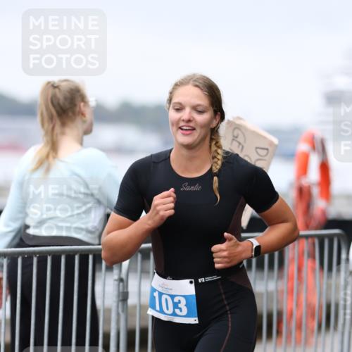 16.08.2026 - KN Förde Triathlon 2026 Antke Förster http://msf.ph/oto/9994278 16.08.2026 10:30:03 Laufen  meine-sportfotos.de