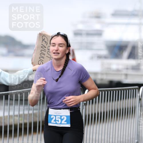 16.08.2026 - KN Förde Triathlon 2026 Antke Förster http://msf.ph/oto/9994288 16.08.2026 10:30:11 Laufen  meine-sportfotos.de
