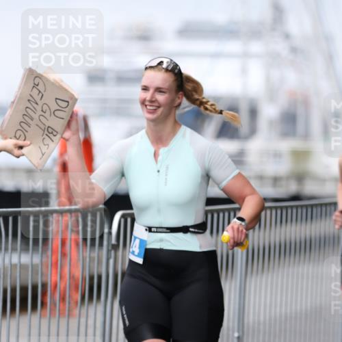16.08.2026 - KN Förde Triathlon 2026 Antke Förster http://msf.ph/oto/9994292 16.08.2026 10:30:16 Laufen  meine-sportfotos.de