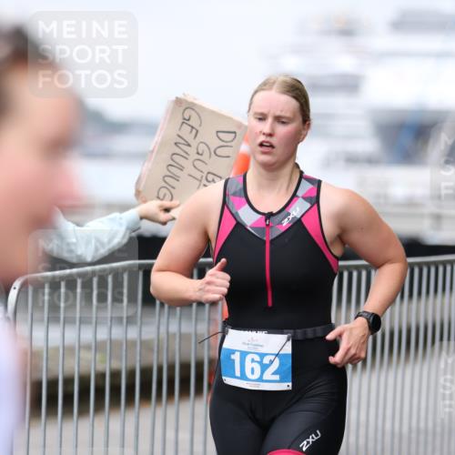 16.08.2026 - KN Förde Triathlon 2026 Antke Förster http://msf.ph/oto/9994294 16.08.2026 10:30:18 Laufen  meine-sportfotos.de