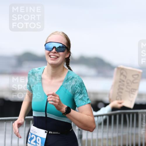 16.08.2026 - KN Förde Triathlon 2026 Antke Förster http://msf.ph/oto/9994308 16.08.2026 10:30:42 Laufen  meine-sportfotos.de