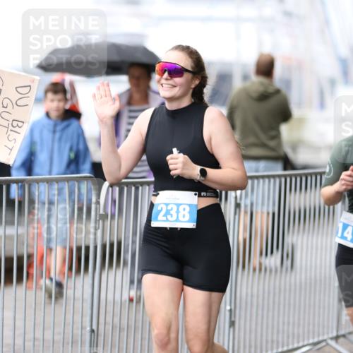 16.08.2026 - KN Förde Triathlon 2026 Antke Förster http://msf.ph/oto/9994309 16.08.2026 10:30:43 Laufen  meine-sportfotos.de
