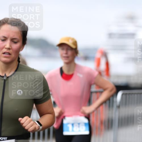 16.08.2026 - KN Förde Triathlon 2026 Antke Förster http://msf.ph/oto/9994335 16.08.2026 10:31:10 Laufen  meine-sportfotos.de