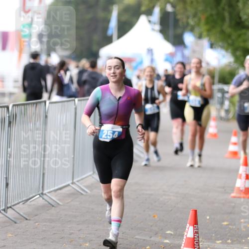 16.08.2026 - KN Förde Triathlon 2026 Antke Förster http://msf.ph/oto/9994513 16.08.2026 10:35:09 Laufen  meine-sportfotos.de