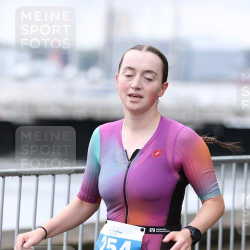 16.08.2026 - KN Förde Triathlon 2026 Antke Förster http://msf.ph/oto/9994518 16.08.2026 10:35:12 Laufen  meine-sportfotos.de