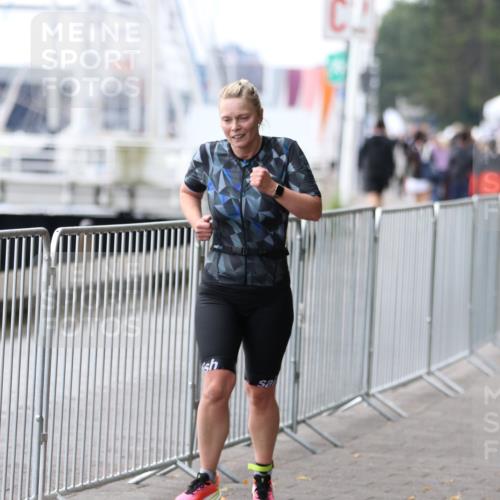 16.08.2026 - KN Förde Triathlon 2026 Antke Förster http://msf.ph/oto/9994531 16.08.2026 10:35:27 Laufen  meine-sportfotos.de