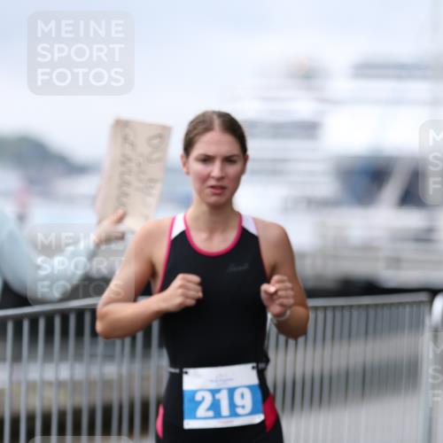 16.08.2026 - KN Förde Triathlon 2026 Antke Förster http://msf.ph/oto/9994544 16.08.2026 10:35:45 Laufen  meine-sportfotos.de