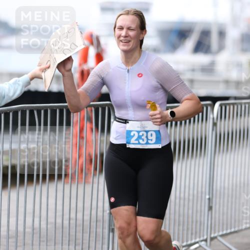 16.08.2026 - KN Förde Triathlon 2026 Antke Förster http://msf.ph/oto/9994549 16.08.2026 10:35:50 Laufen  meine-sportfotos.de