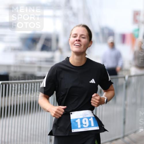 16.08.2026 - KN Förde Triathlon 2026 Antke Förster http://msf.ph/oto/9994601 16.08.2026 10:37:11 Laufen  meine-sportfotos.de