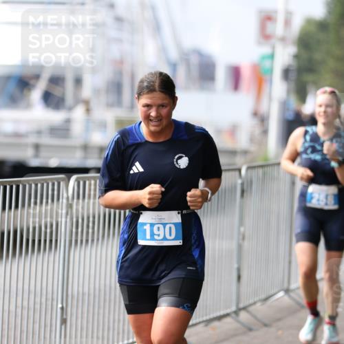 16.08.2026 - KN Förde Triathlon 2026 Antke Förster http://msf.ph/oto/9994631 16.08.2026 10:38:01 Laufen  meine-sportfotos.de
