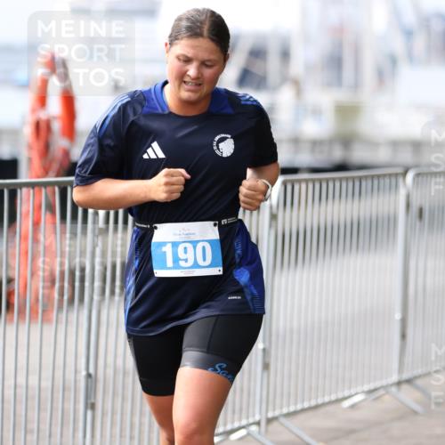 16.08.2026 - KN Förde Triathlon 2026 Antke Förster http://msf.ph/oto/9994633 16.08.2026 10:38:02 Laufen  meine-sportfotos.de