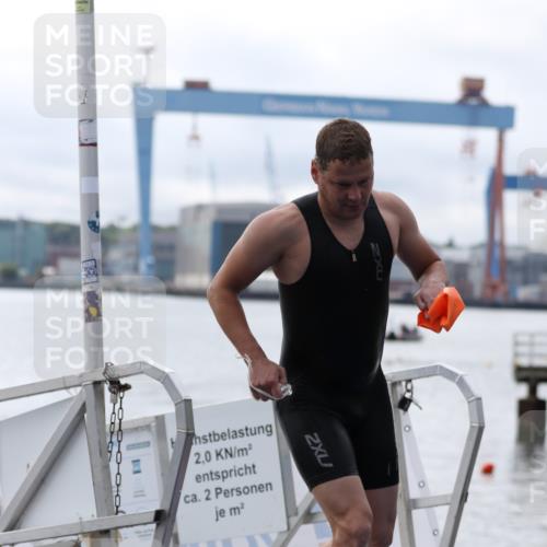 16.08.2026 - KN Förde Triathlon 2026 Antke Förster http://msf.ph/oto/9995227 16.08.2026 10:52:02 Schwimmen 301 meine-sportfotos.de