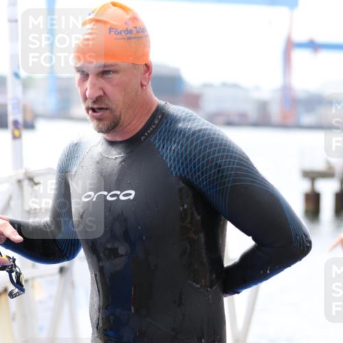 16.08.2026 - KN Förde Triathlon 2026 Antke Förster http://msf.ph/oto/9995235 16.08.2026 10:53:04 Schwimmen 302, 304, 305, 307 meine-sportfotos.de