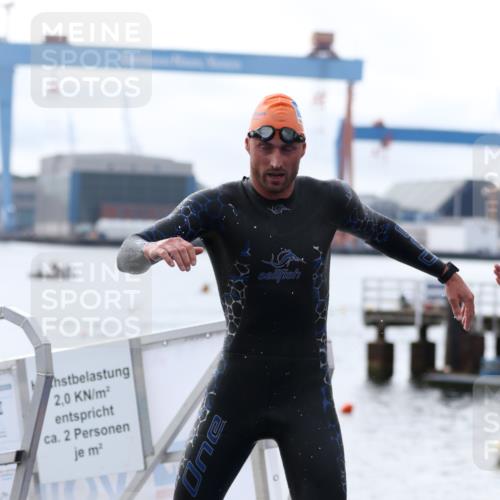 16.08.2026 - KN Förde Triathlon 2026 Antke Förster http://msf.ph/oto/9995274 16.08.2026 10:54:15 Schwimmen 318, 325, 330, 312, 313, 314, 330 meine-sportfotos.de