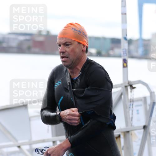 16.08.2026 - KN Förde Triathlon 2026 Antke Förster http://msf.ph/oto/9995310 16.08.2026 10:55:08 Schwimmen 221, 309, 317, 320, 323 meine-sportfotos.de