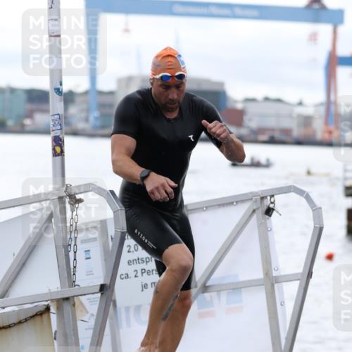 16.08.2026 - KN Förde Triathlon 2026 Antke Förster http://msf.ph/oto/9995319 16.08.2026 10:55:23 Schwimmen 221, 317, 323, 320, 327 meine-sportfotos.de