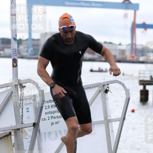 16.08.2026 - KN Förde Triathlon 2026 Antke Förster http://msf.ph/oto/9995320 16.08.2026 10:55:24 Schwimmen 221, 317, 320, 323, 320, 327, 329 meine-sportfotos.de