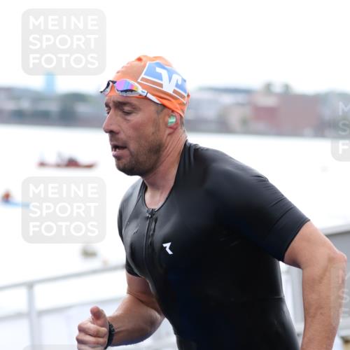 16.08.2026 - KN Förde Triathlon 2026 Antke Förster http://msf.ph/oto/9995324 16.08.2026 10:55:25 Schwimmen 221, 320, 323, 327, 329 meine-sportfotos.de