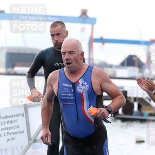 16.08.2026 - KN Förde Triathlon 2026 Antke Förster http://msf.ph/oto/9995329 16.08.2026 10:55:50 Schwimmen 327, 329, 321, 324 meine-sportfotos.de