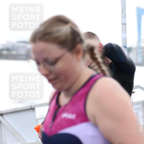 16.08.2026 - KN Förde Triathlon 2026 Antke Förster http://msf.ph/oto/9995332 16.08.2026 10:55:52 Schwimmen 327, 329, 321, 324 meine-sportfotos.de