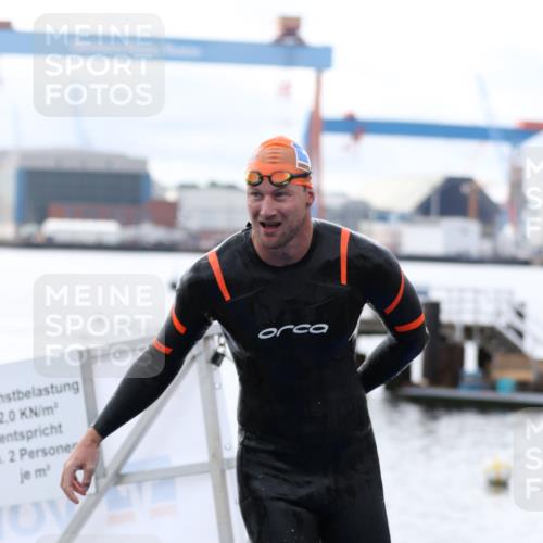 16.08.2026 - KN Förde Triathlon 2026 Antke Förster http://msf.ph/oto/9995339 16.08.2026 10:56:10 Schwimmen 321, 324, 327, 329, 310, 336, 341, 373 meine-sportfotos.de