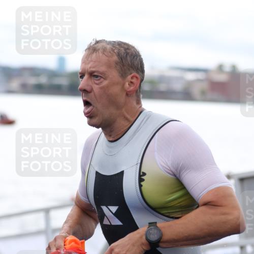 16.08.2026 - KN Förde Triathlon 2026 Antke Förster http://msf.ph/oto/9995361 16.08.2026 10:56:38 Schwimmen 310, 336, 340, 341, 373, 337, 343 meine-sportfotos.de