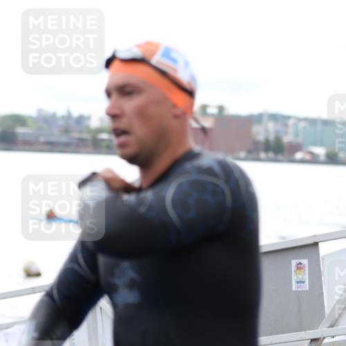 16.08.2026 - KN Förde Triathlon 2026 Antke Förster http://msf.ph/oto/9995369 16.08.2026 10:56:49 Schwimmen 336, 337, 340, 341, 373, 343, 345 meine-sportfotos.de