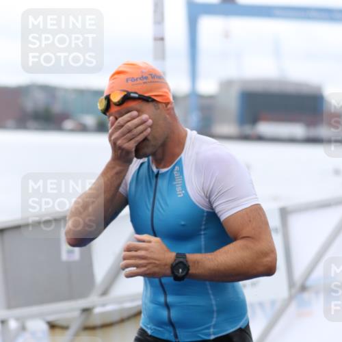 16.08.2026 - KN Förde Triathlon 2026 Antke Förster http://msf.ph/oto/9995391 16.08.2026 10:57:56 Schwimmen 322, 331, 355, 363 meine-sportfotos.de
