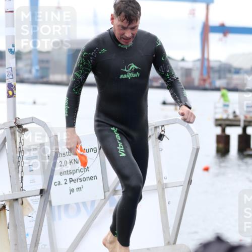 16.08.2026 - KN Förde Triathlon 2026 Antke Förster http://msf.ph/oto/9995400 16.08.2026 10:58:20 Schwimmen 322, 355, 363, 331, 339, 350, 359, 361, 367 meine-sportfotos.de