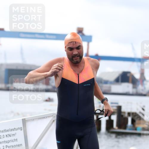 16.08.2026 - KN Förde Triathlon 2026 Antke Förster http://msf.ph/oto/9995437 16.08.2026 10:59:15 Schwimmen 328, 348, 349, 371, 358 meine-sportfotos.de
