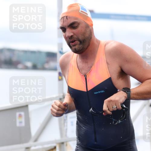 16.08.2026 - KN Förde Triathlon 2026 Antke Förster http://msf.ph/oto/9995439 16.08.2026 10:59:16 Schwimmen 328, 349, 371, 358 meine-sportfotos.de
