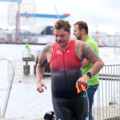 16.08.2026 - KN Förde Triathlon 2026 Antke Förster http://msf.ph/oto/9995459 16.08.2026 10:59:54 Schwimmen 346, 804, 354, 372, 391, 394 meine-sportfotos.de