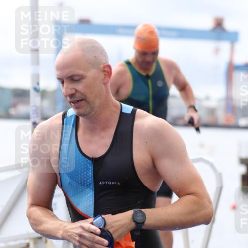 16.08.2026 - KN Förde Triathlon 2026 Antke Förster http://msf.ph/oto/9995495 16.08.2026 11:00:47 Schwimmen 368, 390, 392, 338, 342, 352, 356, 390, 395 meine-sportfotos.de