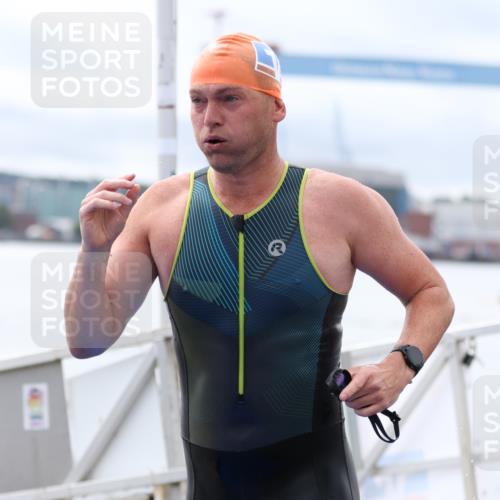 16.08.2026 - KN Förde Triathlon 2026 Antke Förster http://msf.ph/oto/9995498 16.08.2026 11:00:49 Schwimmen 368, 390, 392, 338, 342, 352, 356, 395 meine-sportfotos.de