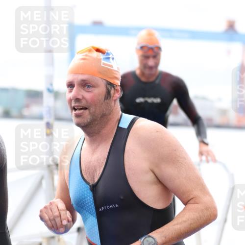 16.08.2026 - KN Förde Triathlon 2026 Antke Förster http://msf.ph/oto/9995507 16.08.2026 11:00:53 Schwimmen 338, 356, 368, 390, 392, 395, 342, 347, 352 meine-sportfotos.de