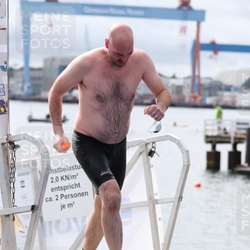 16.08.2026 - KN Förde Triathlon 2026 Antke Förster http://msf.ph/oto/9995512 16.08.2026 11:01:09 Schwimmen 338, 342, 356, 368, 390, 395, 342, 347, 352, 364, 365, 375, 382 meine-sportfotos.de