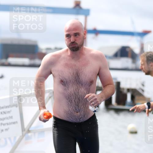 16.08.2026 - KN Förde Triathlon 2026 Antke Förster http://msf.ph/oto/9995514 16.08.2026 11:01:09 Schwimmen 338, 342, 356, 368, 390, 395, 342, 347, 352, 364, 365, 375, 382 meine-sportfotos.de